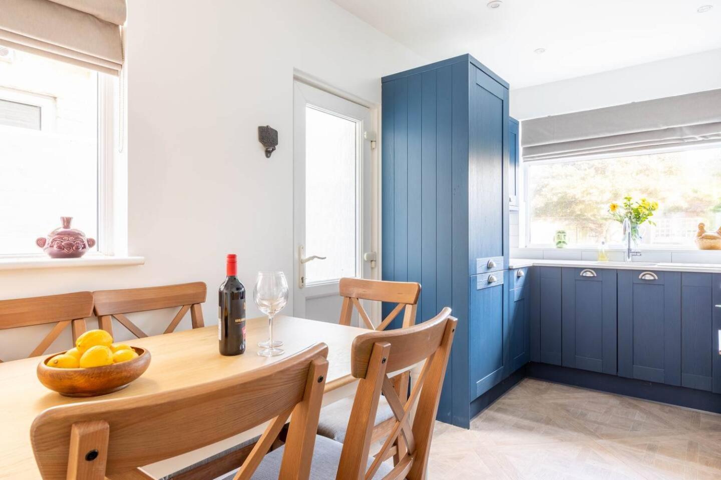 Eden Cottage Уитстейбъл Екстериор снимка